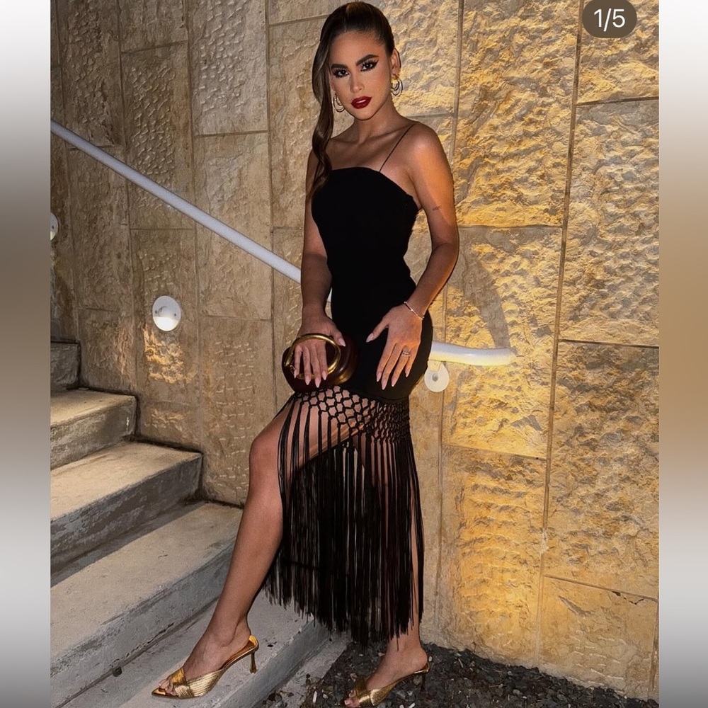 Spring /summer🌺  NWT ZARA FRINGED DRESS SIZE M
🚨 My prices are firm, no discount - Picture 3 of 13